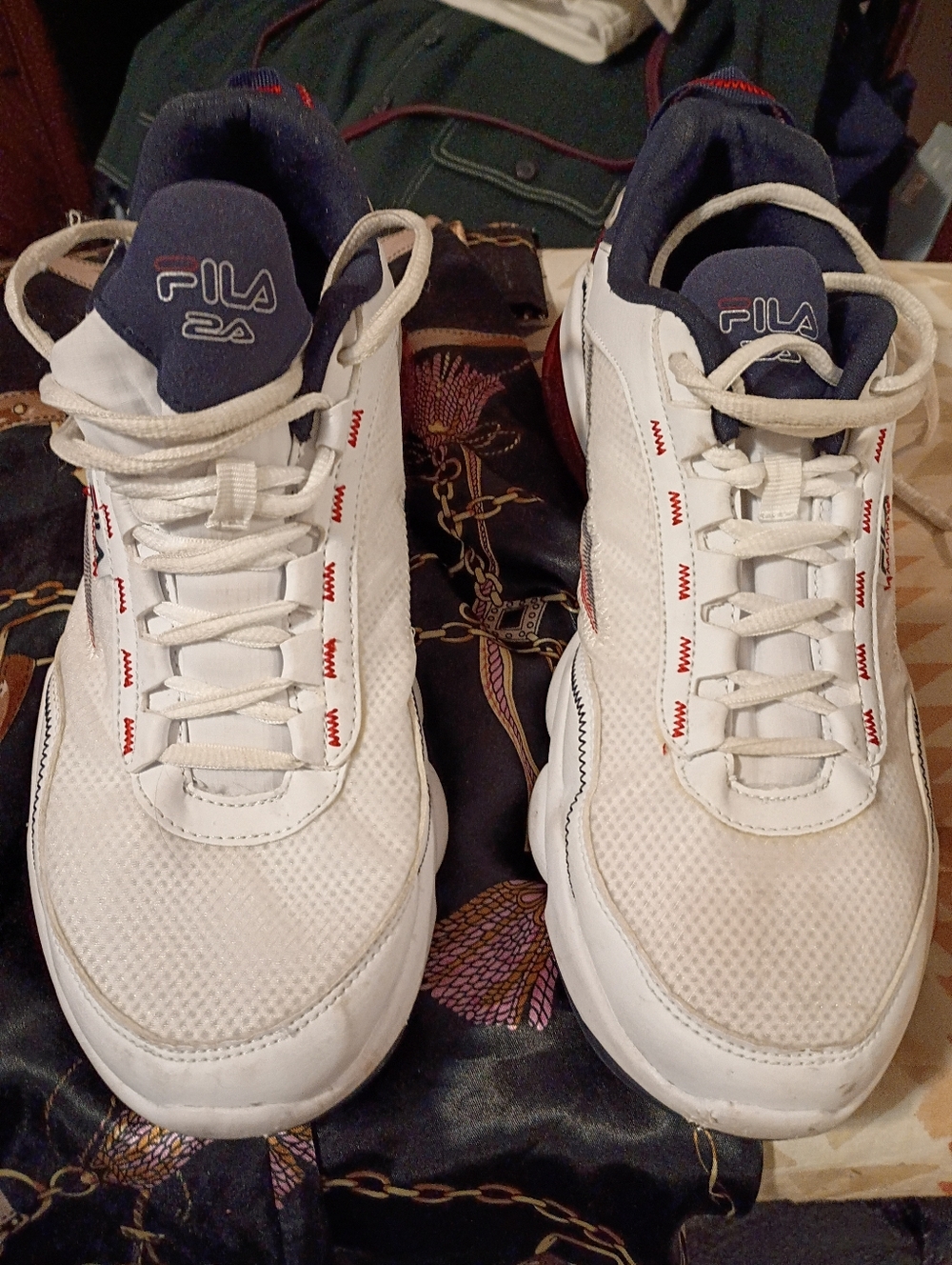 Fila Men’s White Navy Accent Sneakers